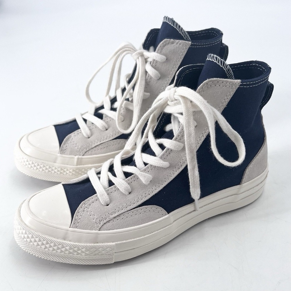 Converse Chuck Taylor Navy and White High Top Athletic Fashion Sneakers 10.5